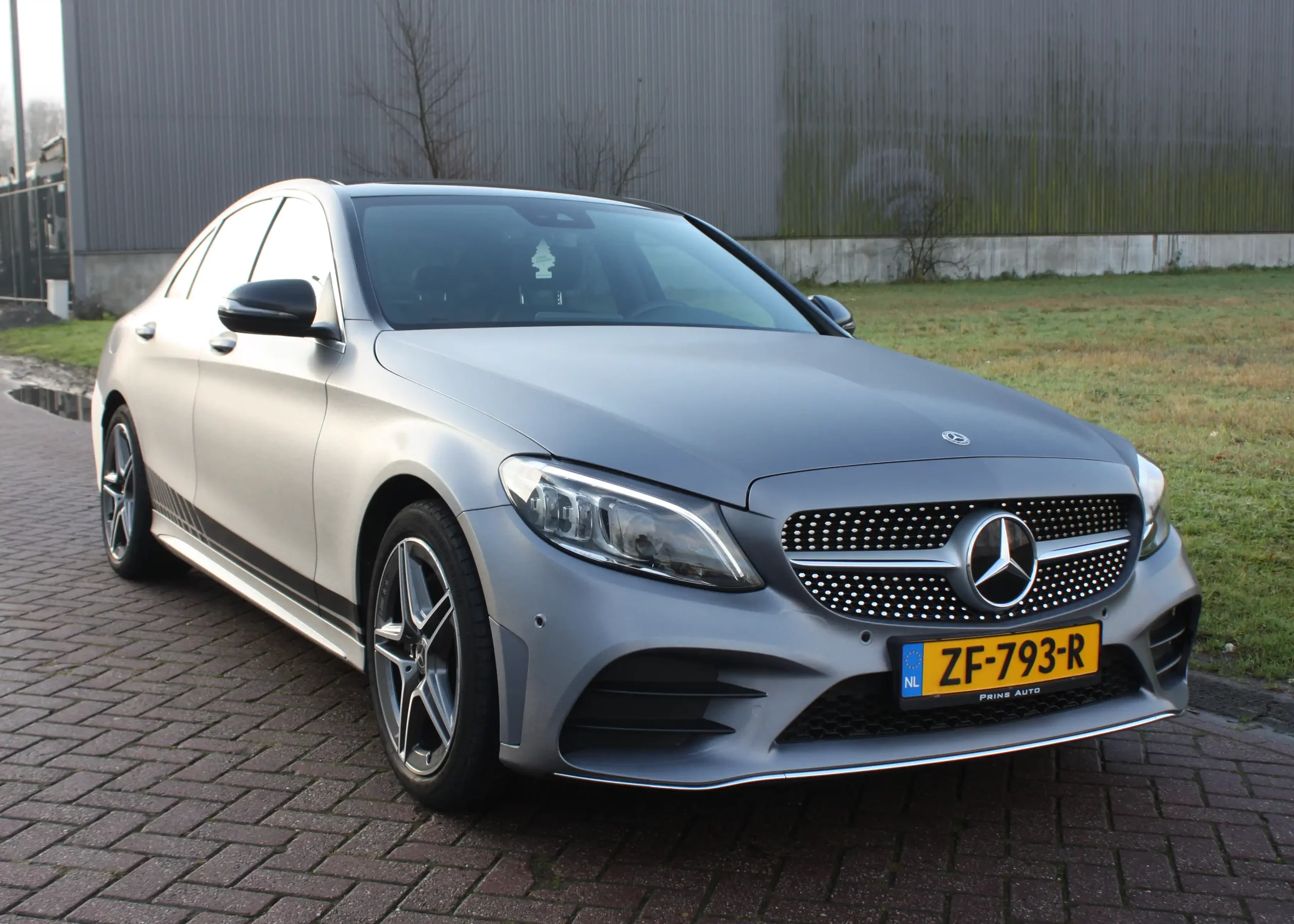 Je bekijkt nu Mercedes Benz C180 car styling